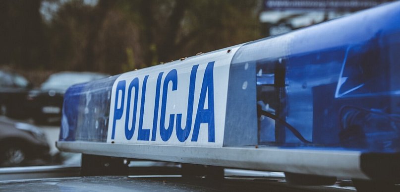 19-latka potrąciła autem pieszego. Mężczyzna trafił do szpitala