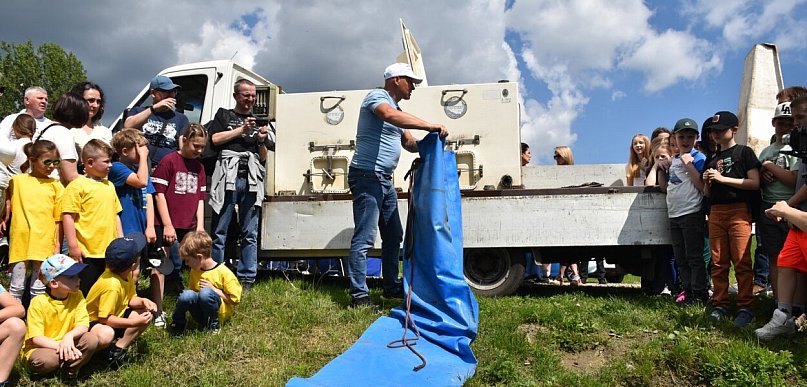 Po raz szósty zarybiali Wisłę. Do królowej rzek wpuścili blisko pół tony ryb [FOTO