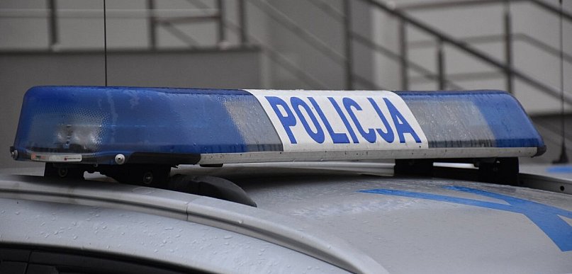 Ciężarówka cofając uderzyła w motocykl. Zderzenie pojazdów w Stalach
