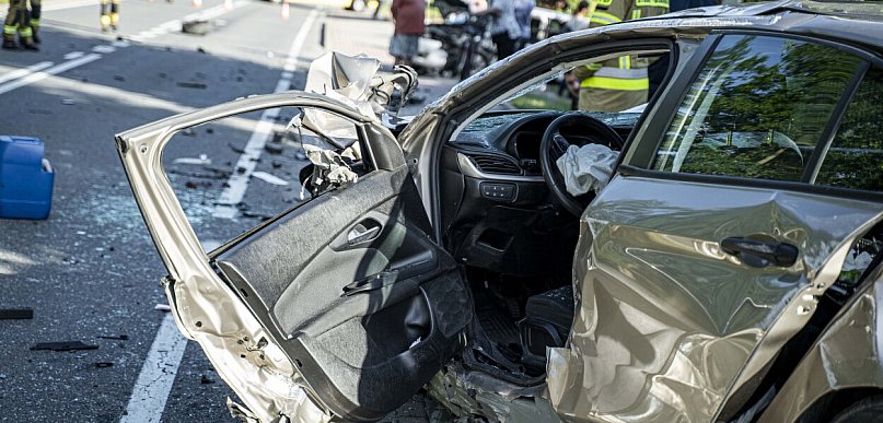 Zasłabł za kierownicą i zderzył się z Audi
