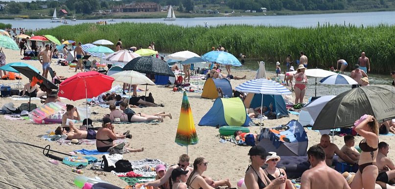 Tłumy nad Jeziorem Tarnobrzeskim na rozpoczęcie lata [ZDJĘCIA]