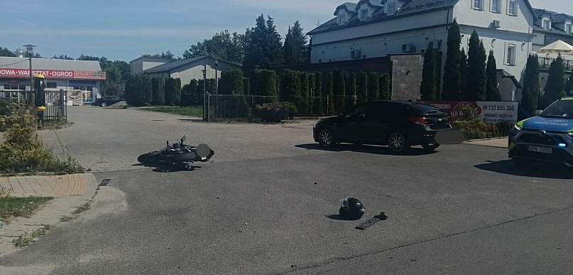 Zderzenie samochodu z motocyklem w Tarnobrzegu. 17-latek trafił do szpitala