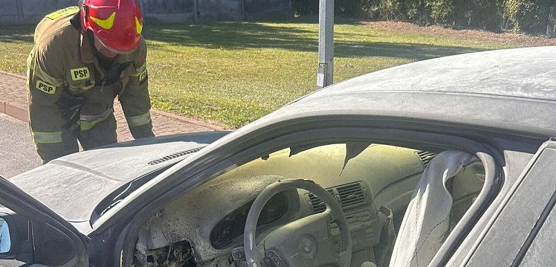 Pożar auta przy Orlenie w Sandomierzu. Na miejsce wezwano strażaków
