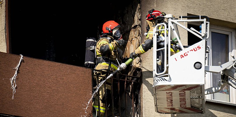 Stalowa Wola: Pożar w wieżowcu przy ul. Okulickiego - 225255