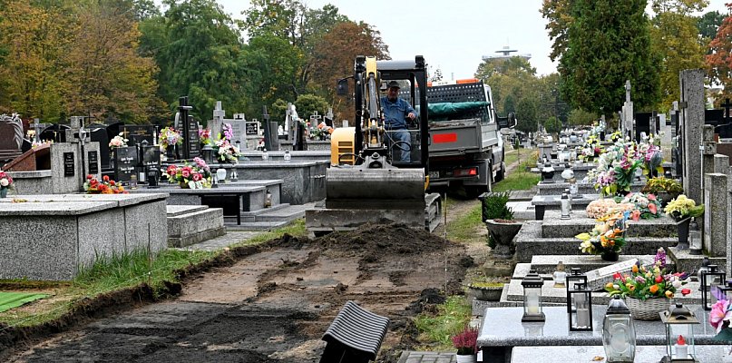 Na Cmentarzu Parafialnym w Tarnobrzegu trwa remont [ZDJĘCIA] - 226419