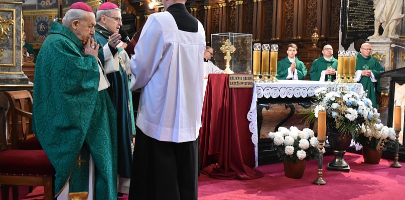 Modlitwa, koncert i wspólny obiad. Obchody Światowego Dnia Ubogich - 227525