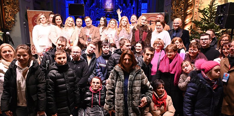 Koncert Sound'n'Grace u dominikanów na finał Choinki Życzeń [ZDJĘCIA] - 229420