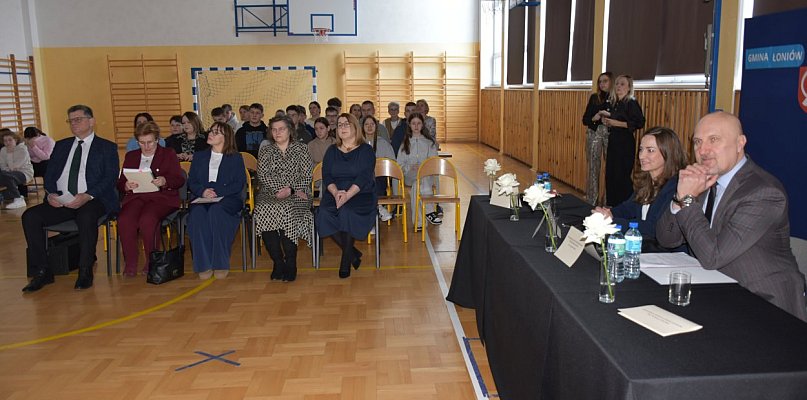 Unijne fundusze dla szkół w gm. Łoniów. Będą zajęcia, wyjazdy i inwestycje