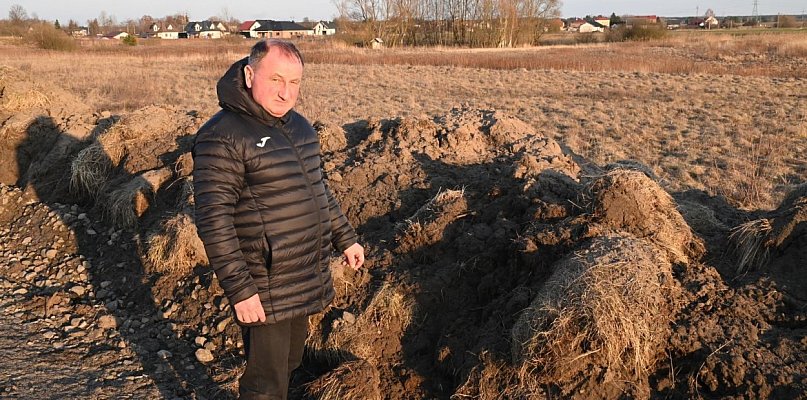 Odcięci od pól [Czytaj w gazecie]