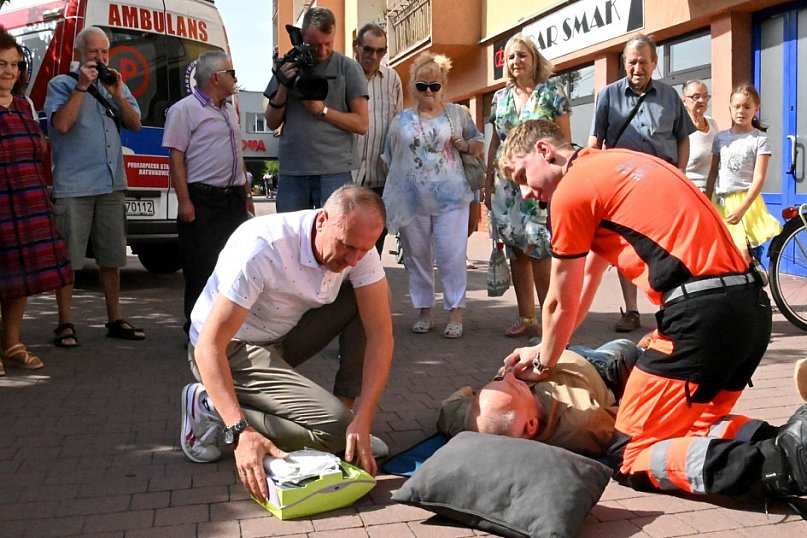 Defibrylator AED przy Centrum Seniora w Tarnobrzegu