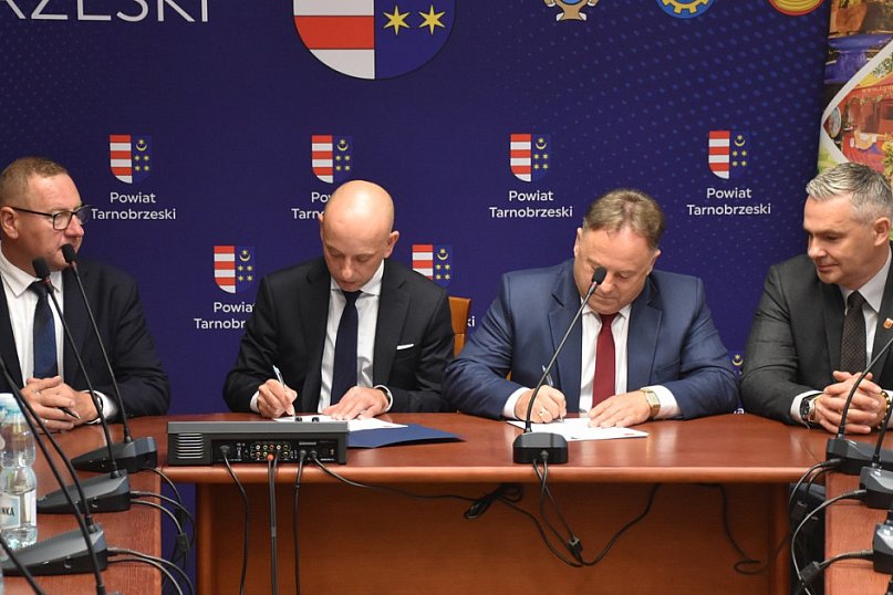 Podpisanie porozumienia między powiatami