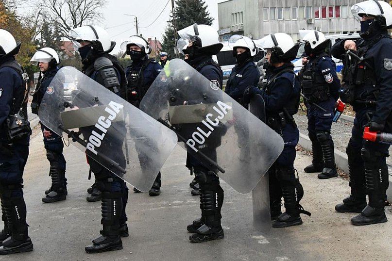 Policja na meczu Stal Gorzyce - Czarni Jasło