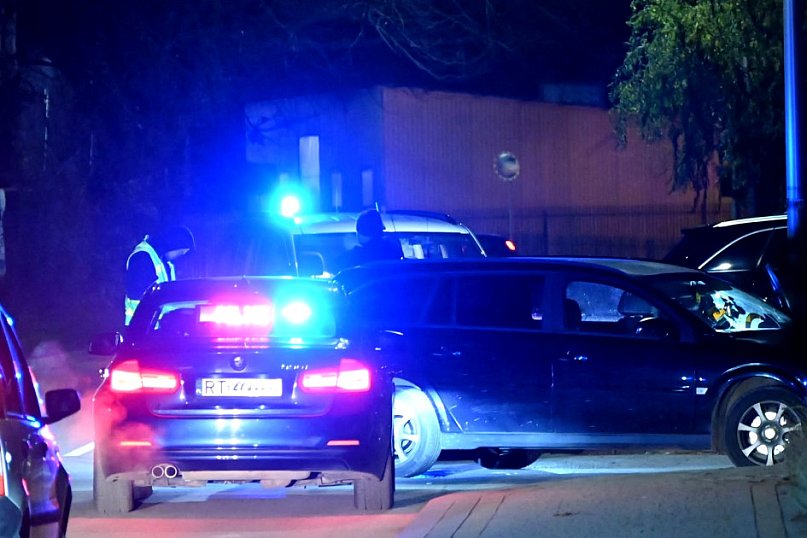 Opel Vectra wjechał w Mercedesa na ulicy Warszawskiej