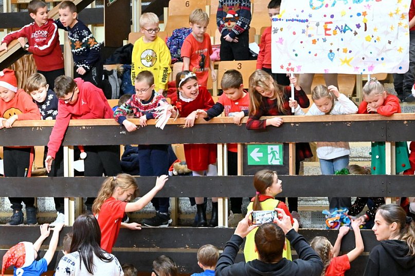 Sportowe Mikołajki na hali w Tarnobrzegu