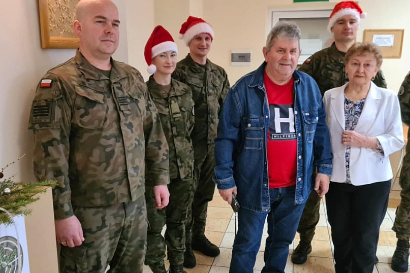 Paczki od żołnierzy dla MGOPS