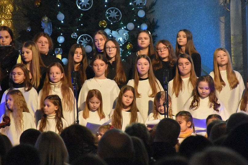 Koncert Scholi Anielskie Grajki w Jadachach