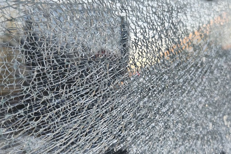 Zniszczona tablica w Tarnobrzegu