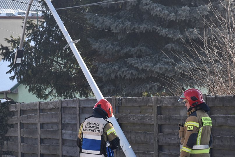 Przewrócona lampa w Tarnobrzegu