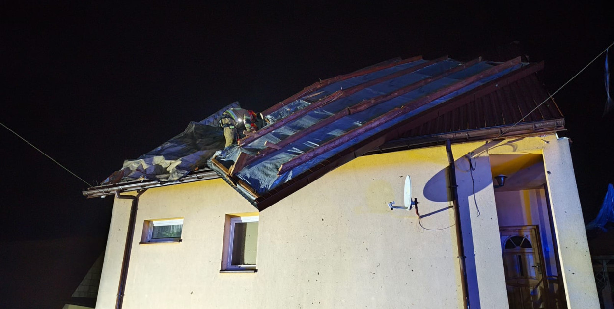 Uszkodzony budynek w gm. Zawichost  (fot. PSP Sandomierz)