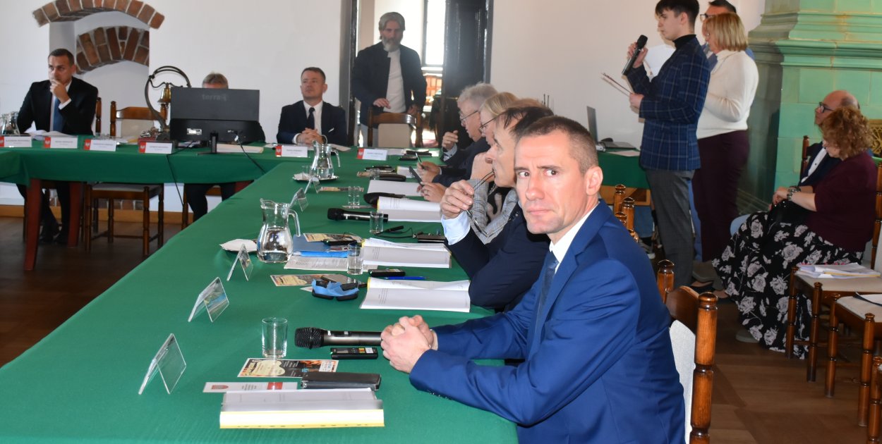 Sesja Rady Miasta Sandomierza – głosowanie w sprawie wyboru nowych wiceprzewodniczących.