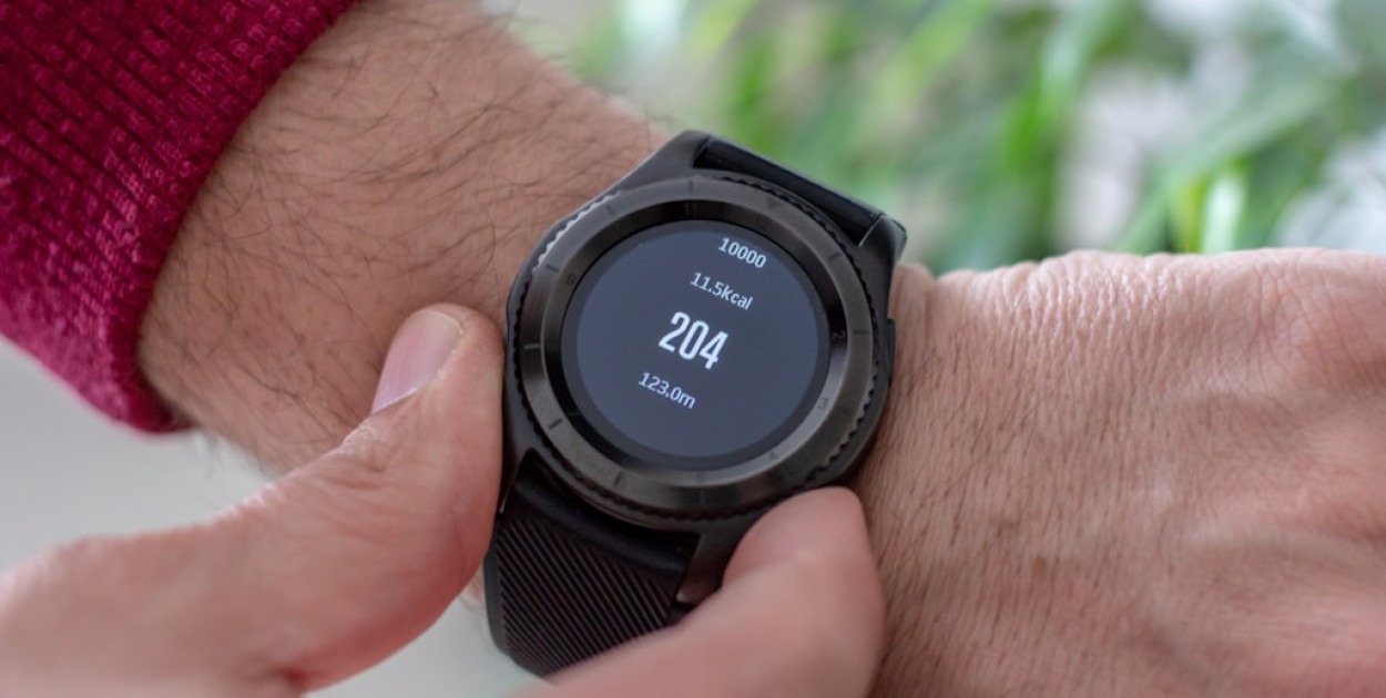 Zegarki do biegania, pływania i jazdy na rowerze – funkcje, które się przydają