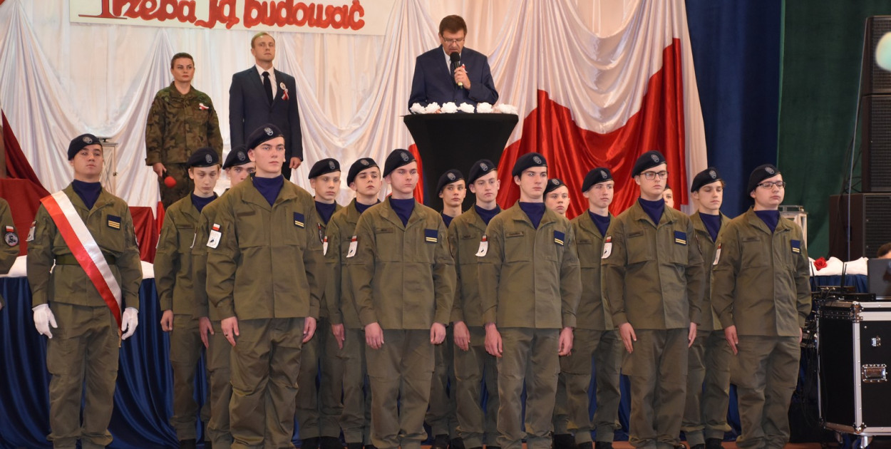 Ślubowanie uczniów Zespołu Szkół w Staszowie