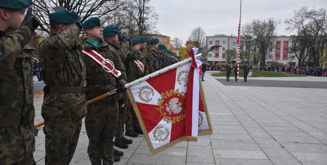 Uroczystości Narodowego Święta Niepodległości w Nowej Dębie miały podniosły i wojskowy charakter.