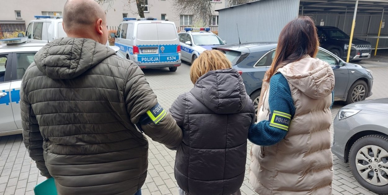 Policjanci ze Stalowej Woli zatrzymali dwoje mieszkańców województwa mazowieckiego podejrzanych o próbę oszustwa metodą „na legendę”.