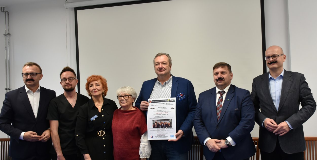 Konferencja prasowa poświęcona akcji Movember, zorganizowana w szpitalu w Sandomierzu.