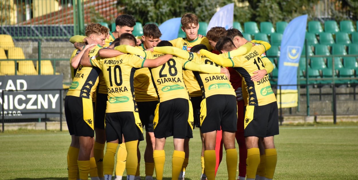 Siarka Tarnobrzeg w sobotę, 29 listopada, o godzinie 13:00 rozegra ostatni w 2025 roku ligowy mecz.
