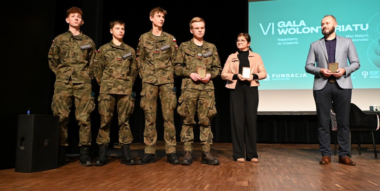 W Samorządowym Ośrodku Kultury w Nowej Dębie odbyła się VI Gala Wolontariatu „Napędzamy do działania”.