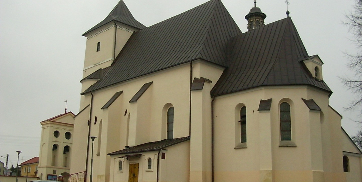 Parafia św. Bartłomieja w Staszowie ma nowego proboszcza. Fot. R. Staszowski 