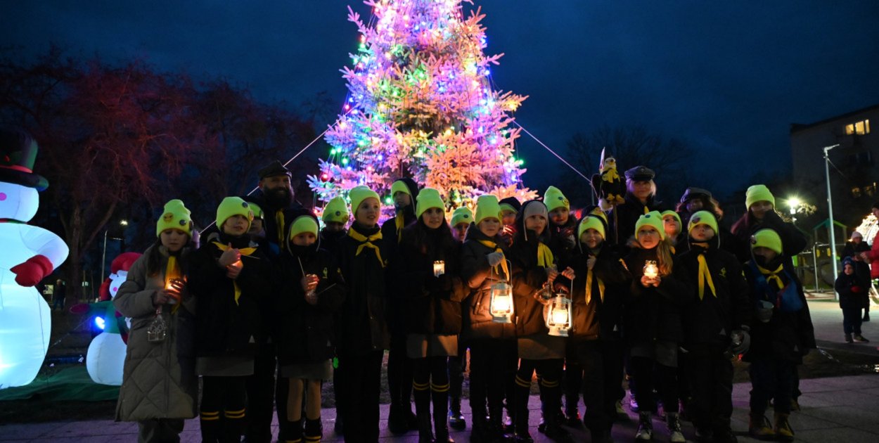 W Wigilii Miejskiej, podobnie jak przed rokiem, wezmą udział harcerze, którzy podzielą się z mieszkańcami światłem betlejemskim.