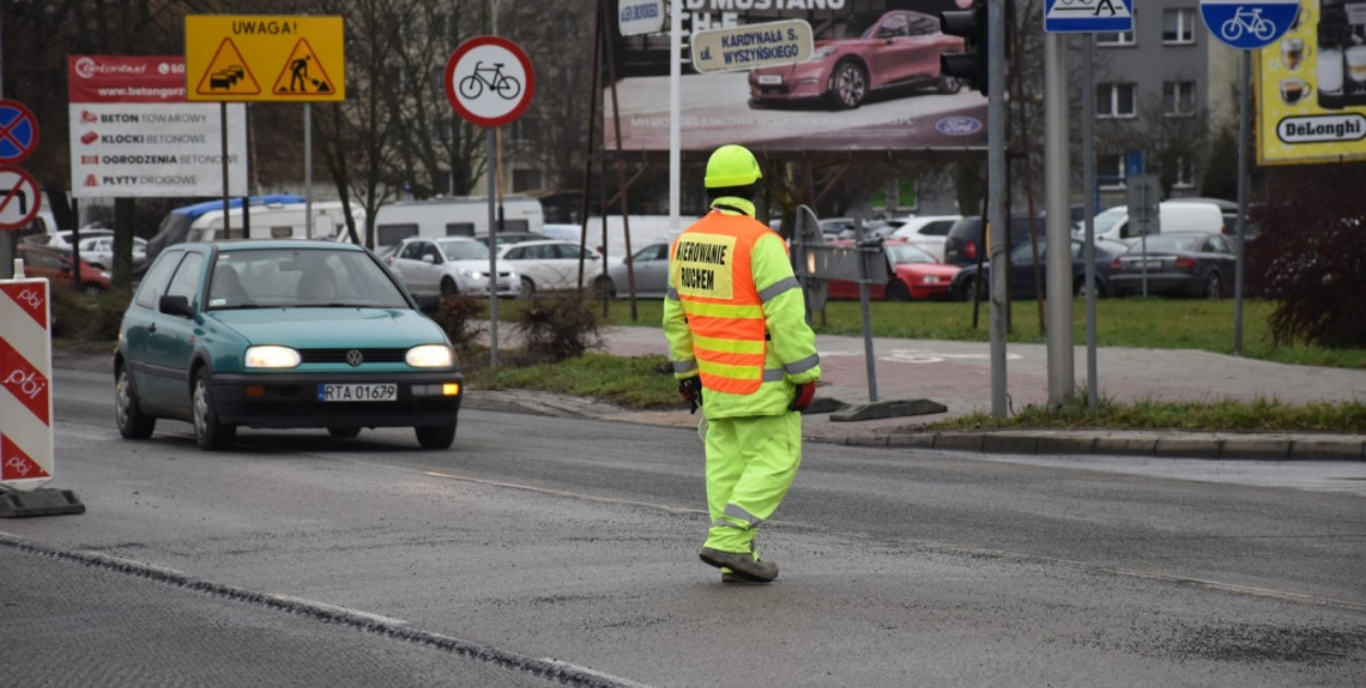 Urząd Miasta informuje, że firma wykona ten etap robót w ciągu jednego dnia roboczego