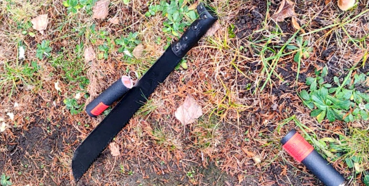 Maczeta któą nastolatek zaatakował w Tarnobrzegu szkolnego woźnego