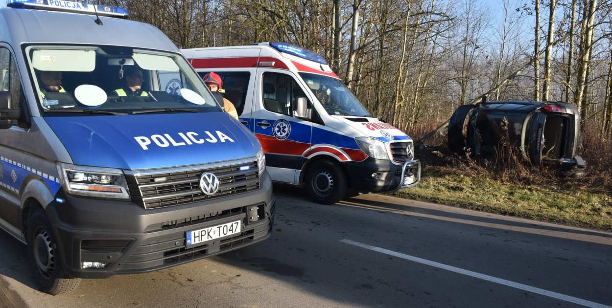 W piątek, 19 grudnia, na drodze powiatowej między Tarnobrzegiem i Chmielowem doszło do groźnie wyglądającego wypadku.