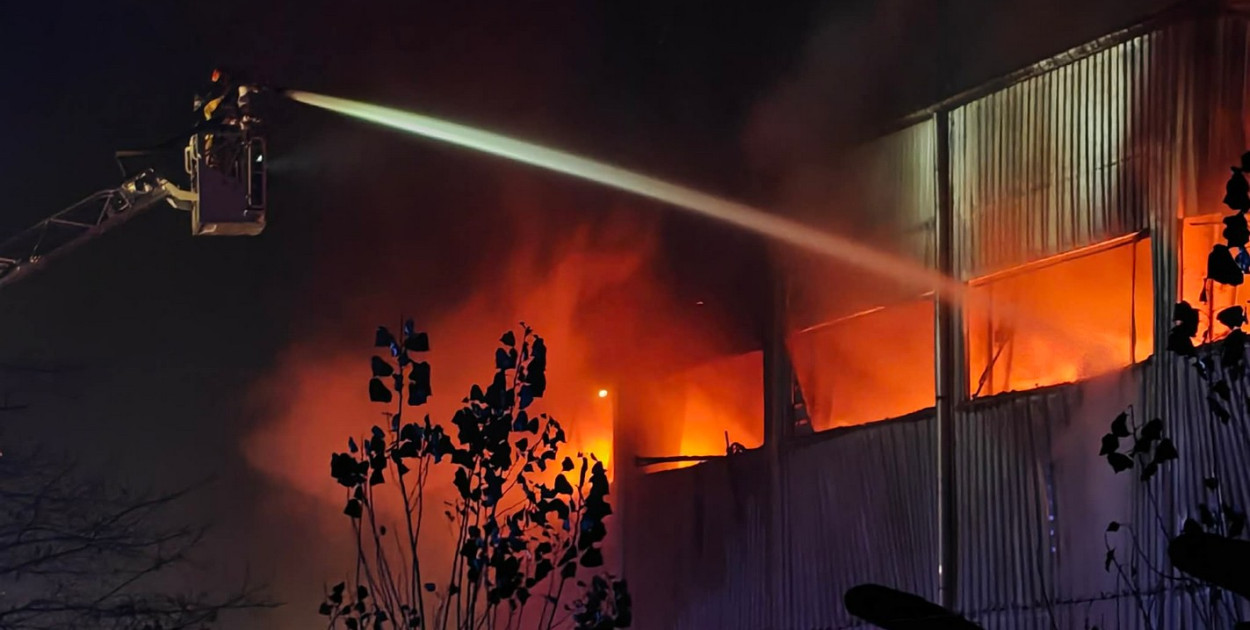 pożar hali w Stalowej Woli