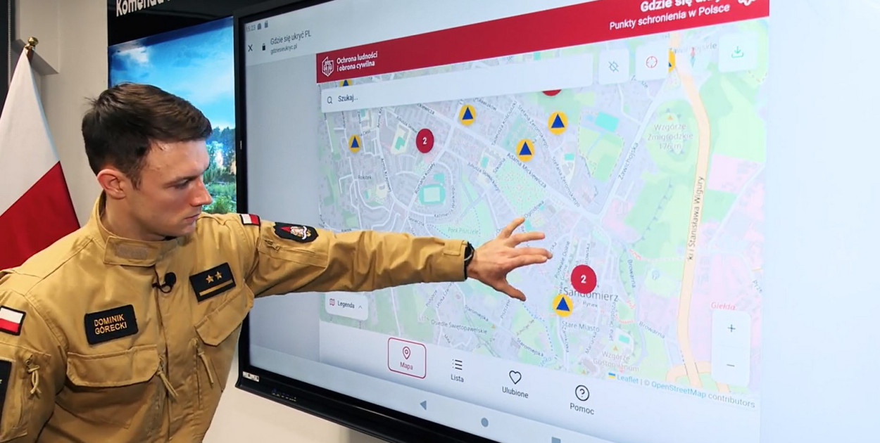 Strażacy przygotowali aplikację pozwalającą łatwo znaleźć punkt schronienia. Fot. PSP Sandomierz
