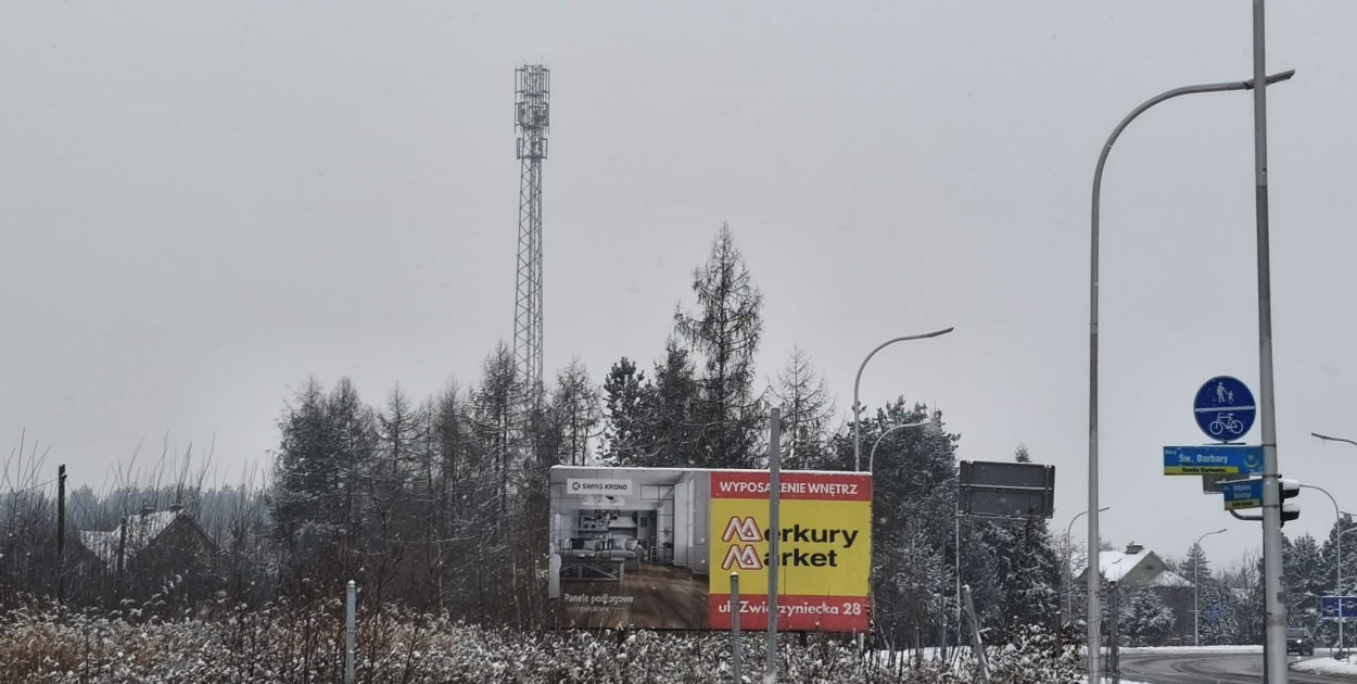 Maszt przy obwodnicy Tarnobrzega.