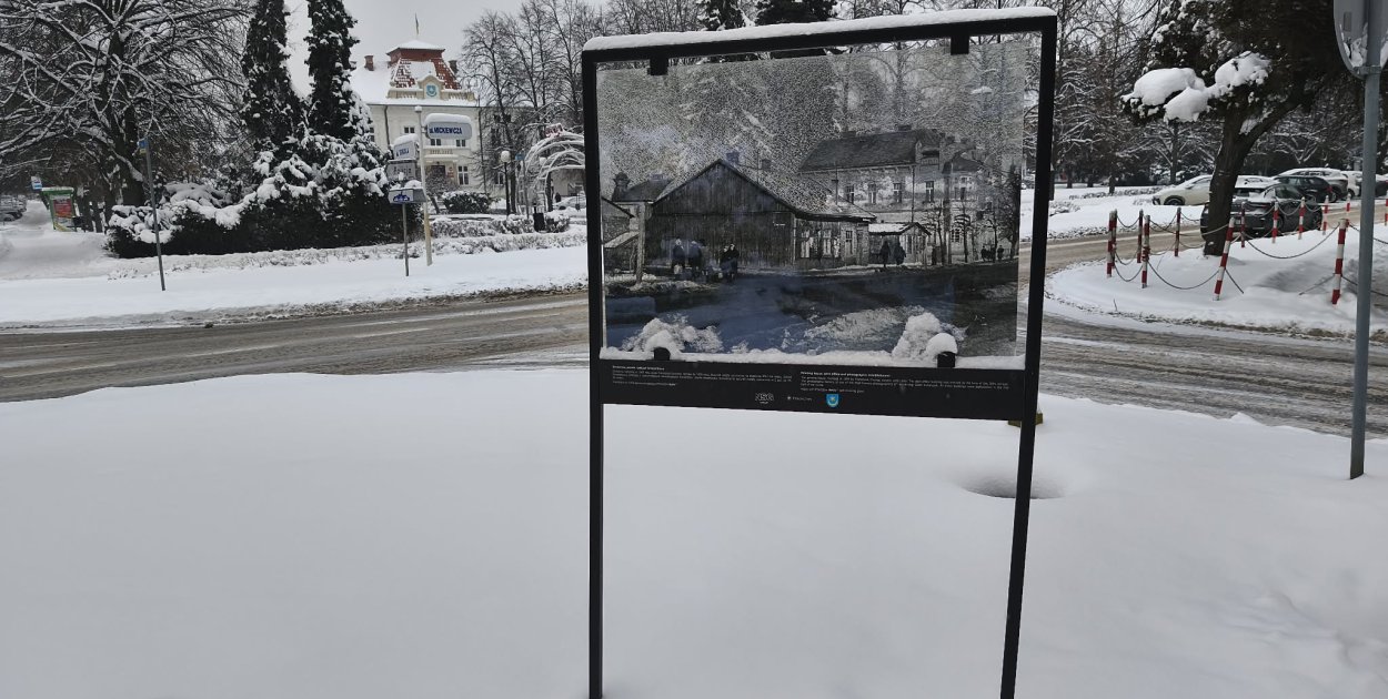 Jest pozytywny finał sprawy uszkodzonej szklanej tablicy historycznej, o której pisaliśmy na początku stycznia.