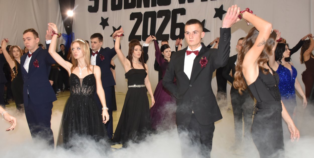 Polonez w wykonaniu licealistów z Chobrzan.