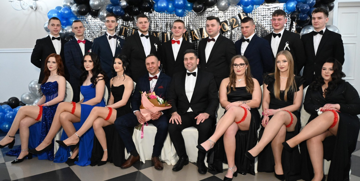 Symboliczne sto dni do matury. Studniówka uczniów ZSTiO w Sandomierzu [FOTO]