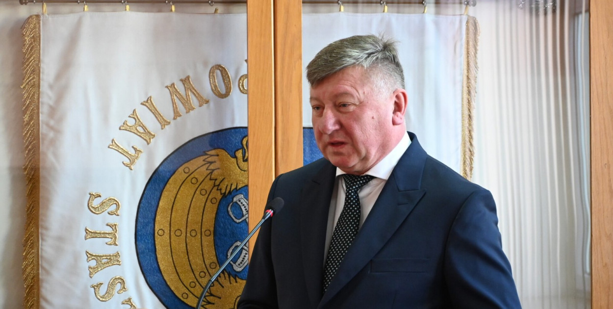 Jest nowy radny powiatu staszowskiego. Objął mandat po zmarłym koledze