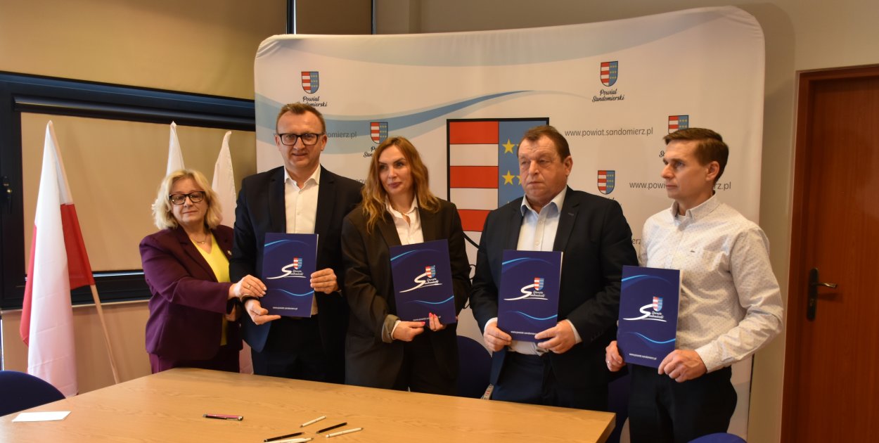 Do Gorzyc, Nowej Dęby i Ożarowa. Ruszają nowe połączenia autobusowe.