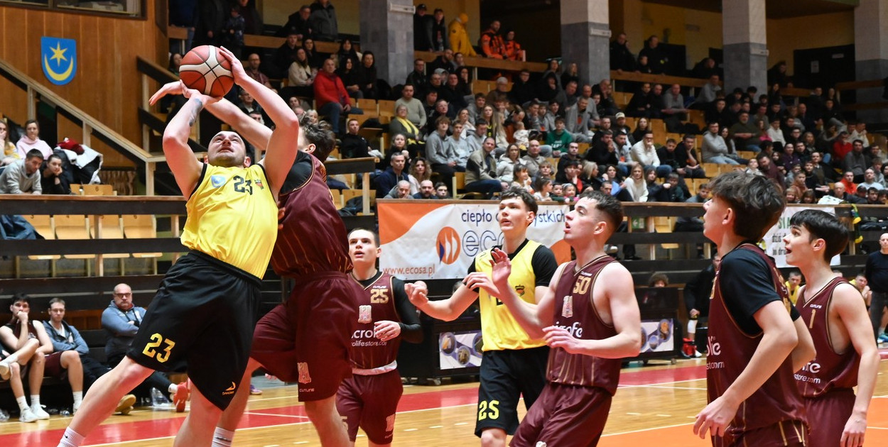 Koszykarska Siarka nie dała szans Resovii [ZDJĘCIA]