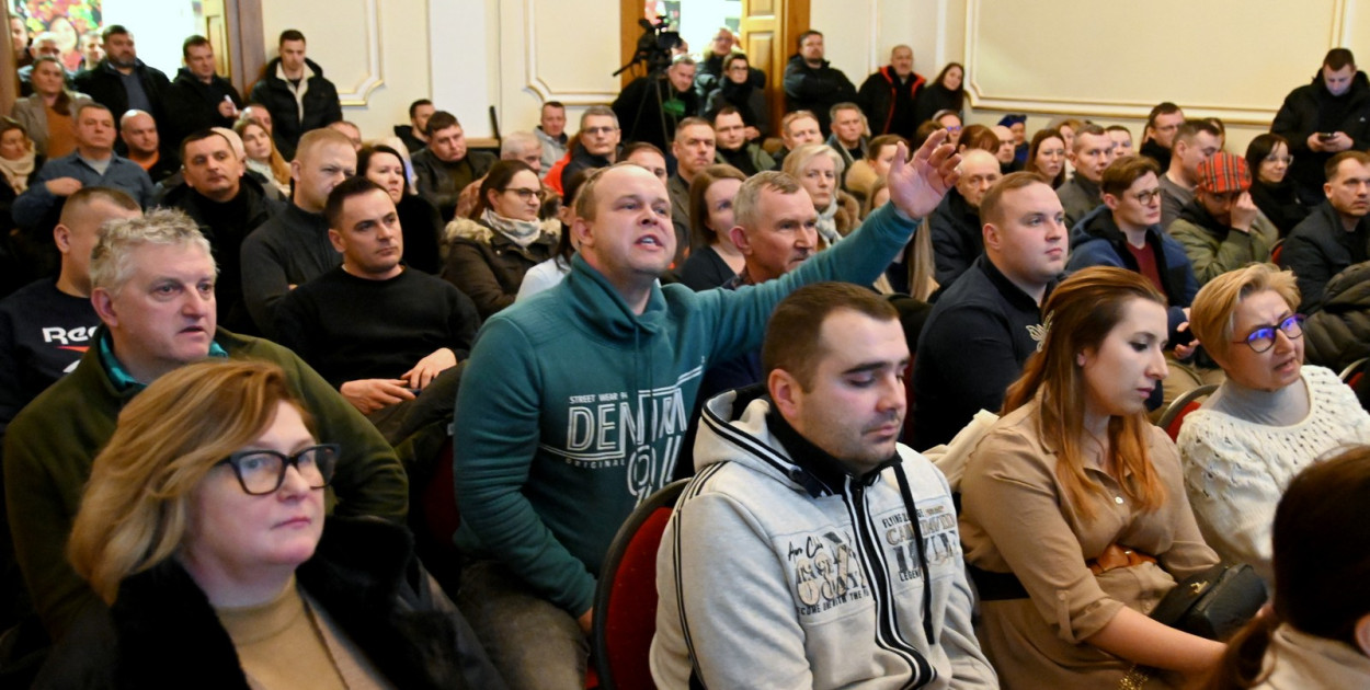 Emocje na spotkaniu konsultacyjnym w sprawie nowej DK9 w Tarnobrzegu