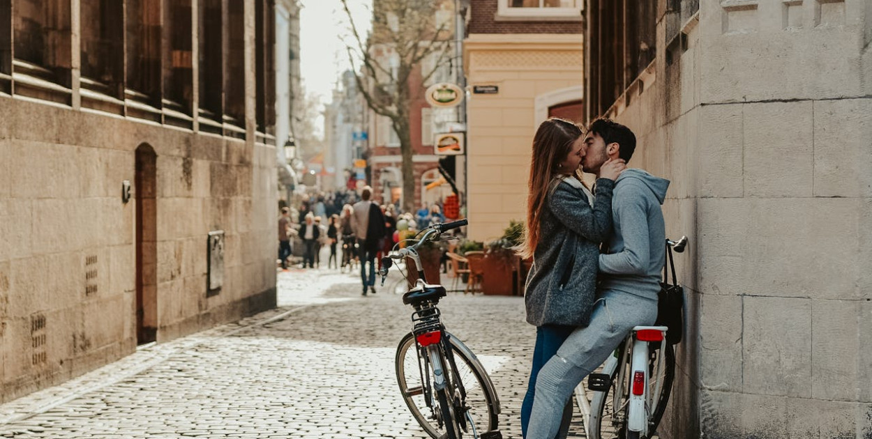 Rutyna to cichy zabójca namiętności. W te Walentynki postaw na element zaskoczenia