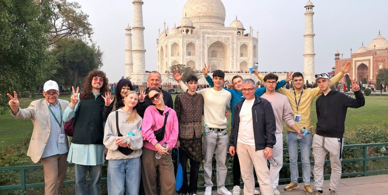 Uczniowie tarnobrzeskiego „Kopernika” z wyjątkową wizytą w Indiach [ZDJĘCIA]