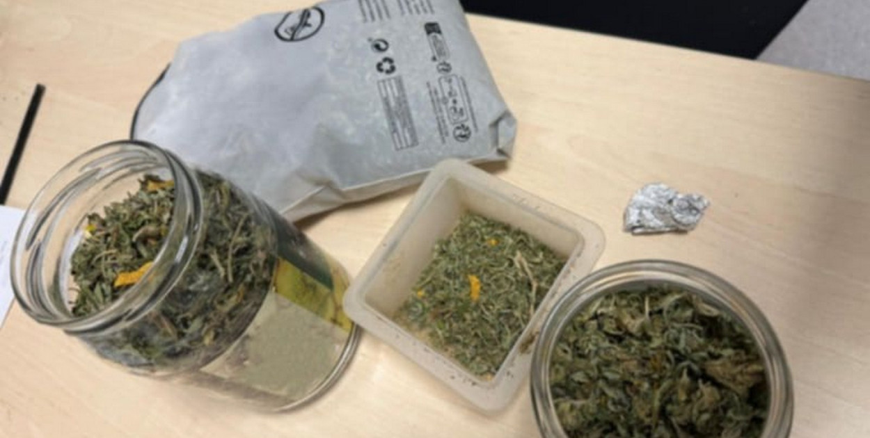 Prowadził pod wpływem amfetaminy. W jego domu znaleziono duże ilości narkotyków