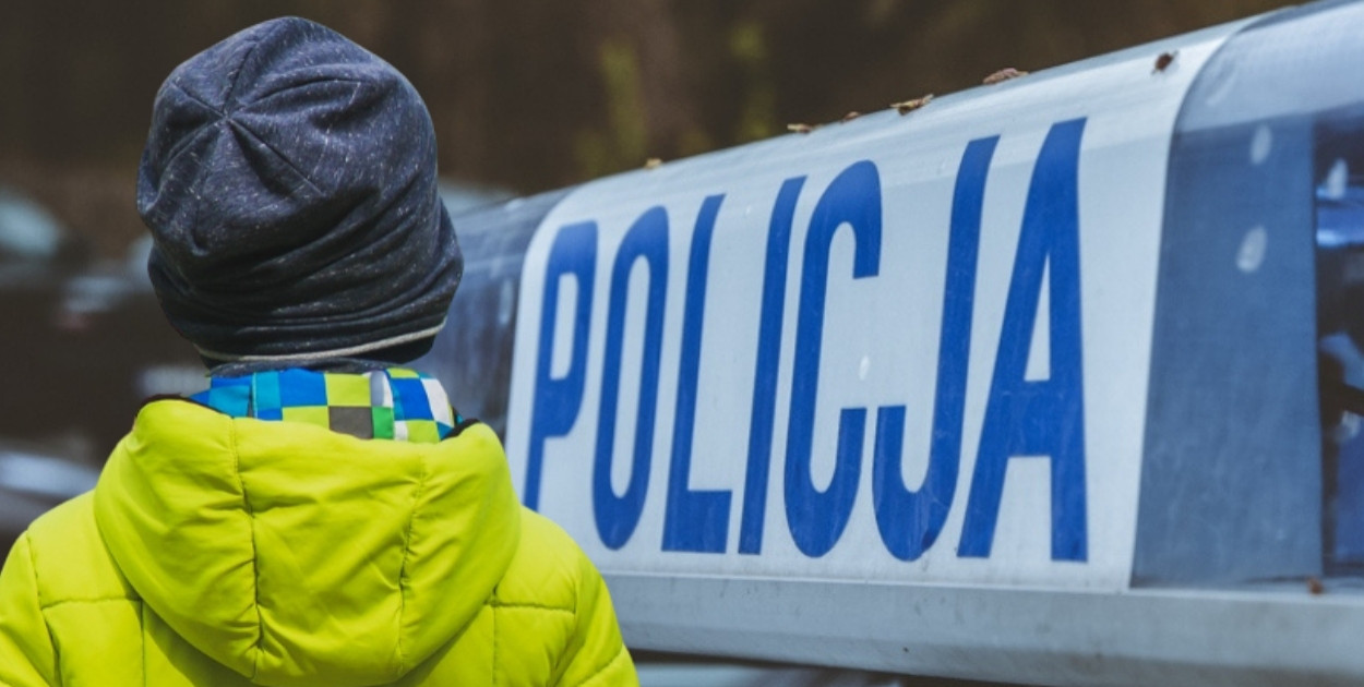 Zostawił syna w aucie i poszedł na zakupy. Gdy wrócił dziecka nie było...